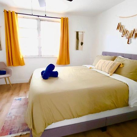 Intimate Casita Mia Minutes Away From Airport, Calle 8, Brickell, Coral Gables, The Beach And More! 마이애미 외부 사진