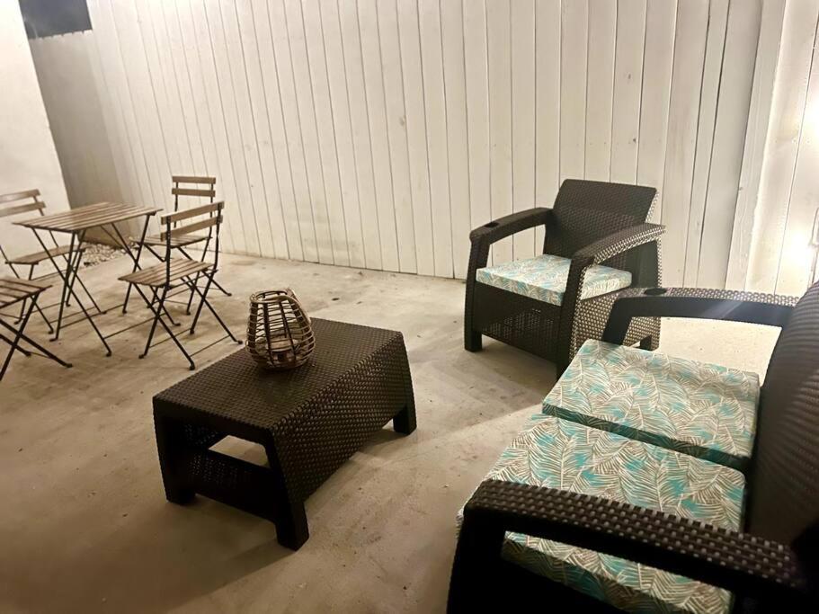 Intimate Casita Mia Minutes Away From Airport, Calle 8, Brickell, Coral Gables, The Beach And More! 마이애미 외부 사진