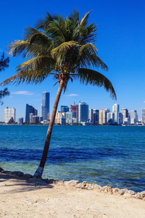 Intimate Casita Mia Minutes Away From Airport, Calle 8, Brickell, Coral Gables, The Beach And More! 마이애미 외부 사진