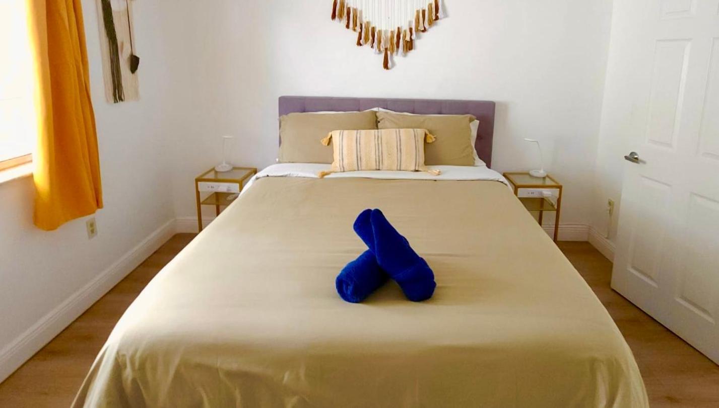 Intimate Casita Mia Minutes Away From Airport, Calle 8, Brickell, Coral Gables, The Beach And More! 마이애미 외부 사진